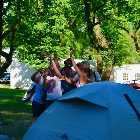 Camping 몬차