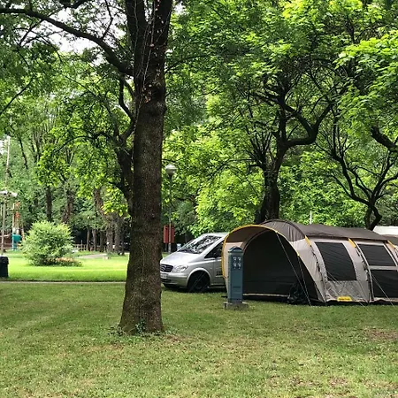 Camping * 몬차