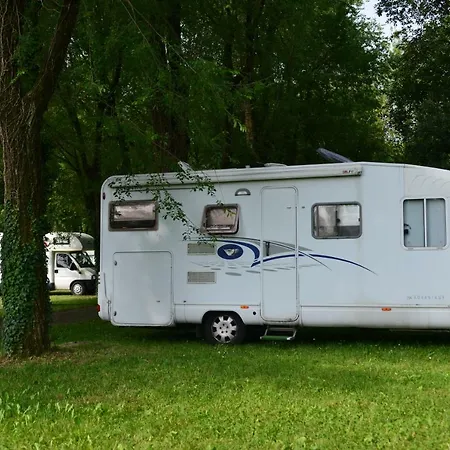 Camping *