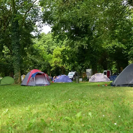 Camping *